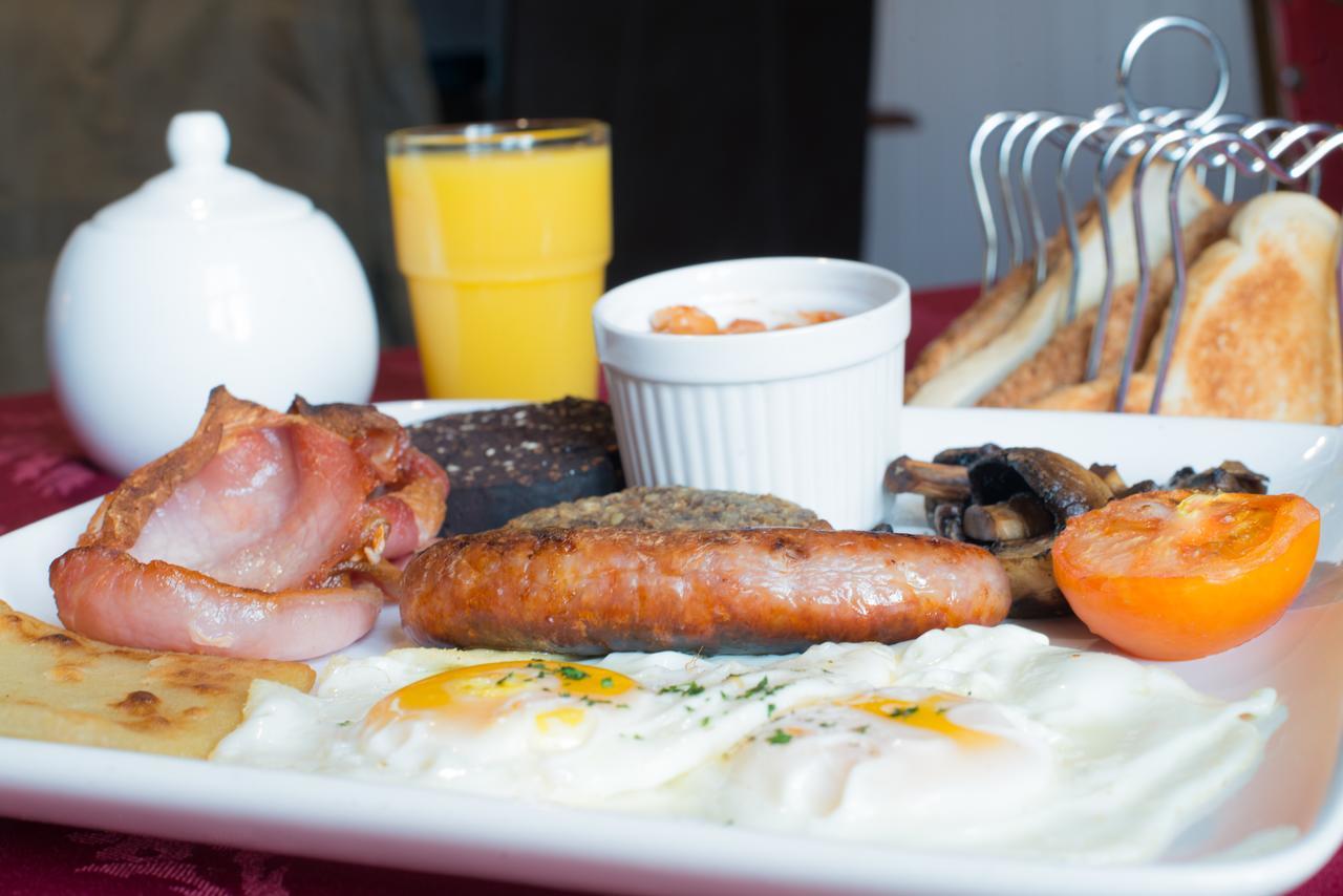 The Red Lion Earlston 외부 사진