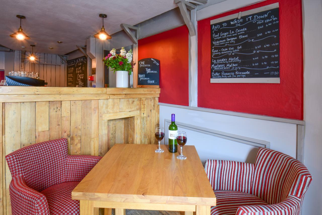 The Red Lion Earlston 외부 사진